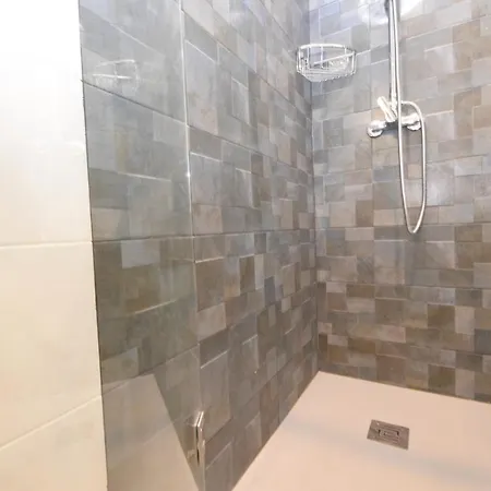 Tirreno Five Apartment *